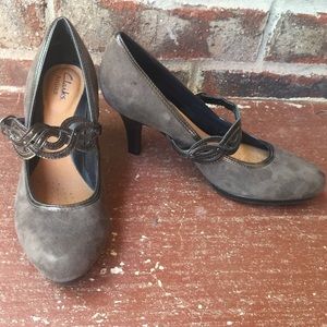 ❌SOLD❌ Clarks Artisan suede mary-jane heel